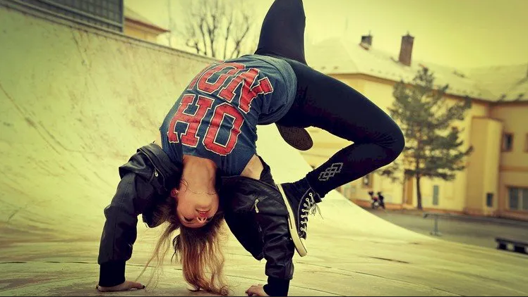 Learn How to Breakdance and Rule The Dance Floor